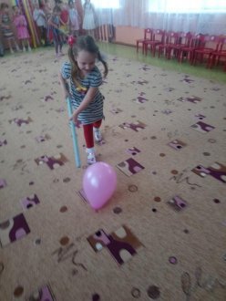 «Весёлые вытворяшки» День смеха в детском саду